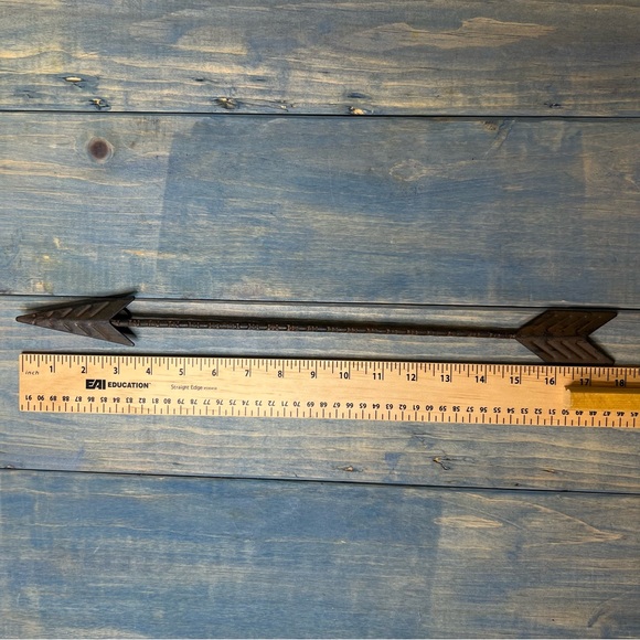 Hanging Metal Arrow Set - Picture 9 of 11
